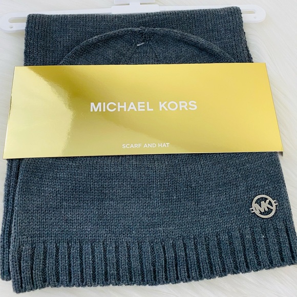 Michael Kors Women’s Hat & Scarf Set - Picture 2 of 7